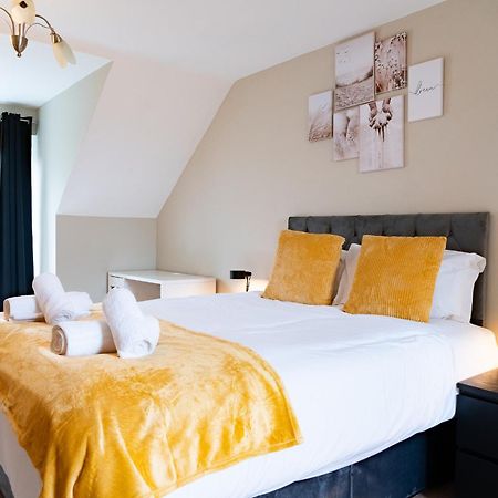 Entire 4 Bed Cosy Luxury Spacious House Huntingdon Extérieur photo